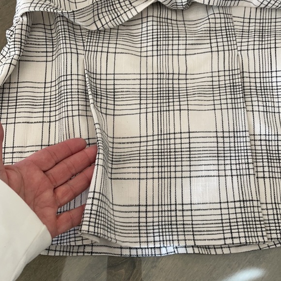 Ann Taylor v neck tunic top size 8. - Picture 6 of 10